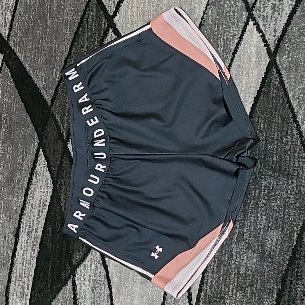 UNDER ARMOUR LOOSE HEATGEAR POCKETS LOGO ATHLETIC SHORTS